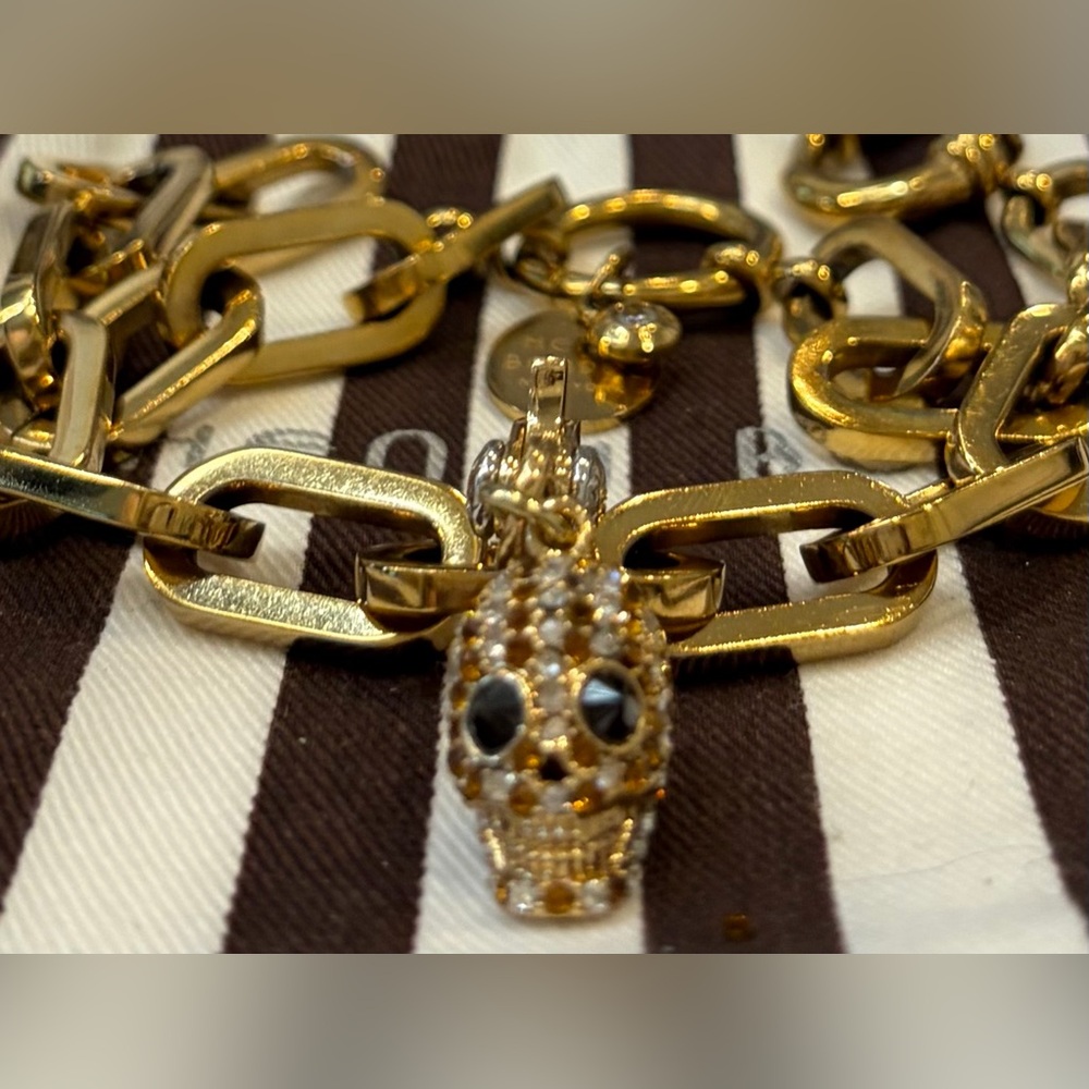 RARE EUC HENRI BENDEL SKULL BRACELET GOLD TONED CHUNKY CHAIN CRYSTAL SKULL CHARM - Picture 8 of 11